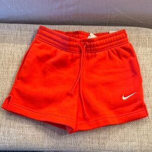 Nike Sportswear Phoenix Fleece Mid-Rise Shorts